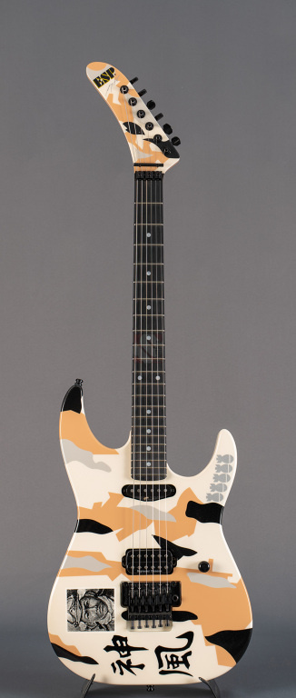 紅葉さん専用　ESP Kamikaze III 2010 紅葉さん専用 ESP Kamikaze III 2010 - メルカリ