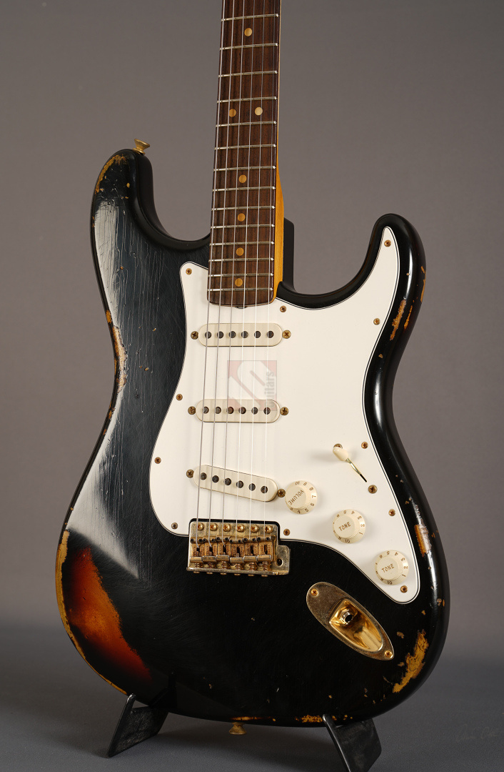Fender Stratocaster 63 Relic Black over Sunburst (2014) | Ten Guitars