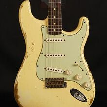 Photo von Fender Stratocaster 63 Heavy Relic Vintage White (2015)